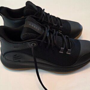 Under Armour Curry Flow Basketball Shoes, Black Gum Sole, Men’s 10/Wms 11.5, NWT